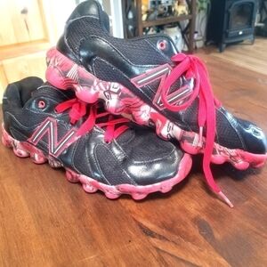 New Balance 825 Boys size 7